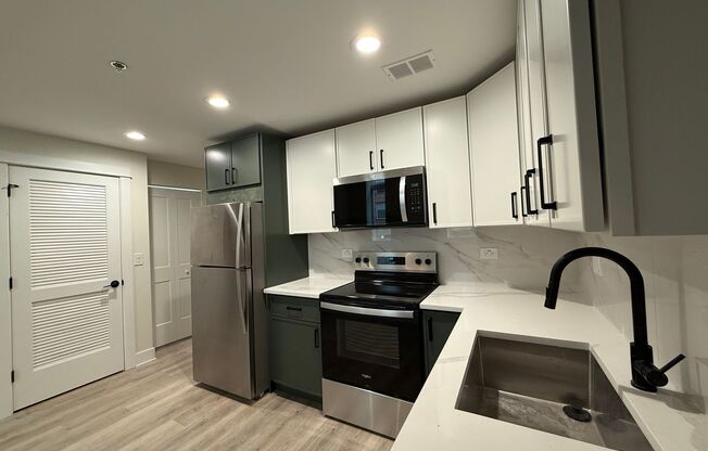 1 bed, 1 bath, 768 sqft, $2,795, Unit 104
