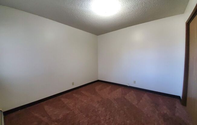 2 beds, 1 bath, 888 sqft, $1,520, Unit 324