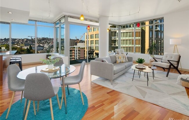 Great 2bd/2ba modern condo located in the center of South Lake Union W/S/G and parking included!