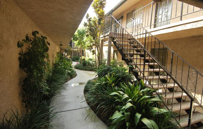 LA REINA AVE. APARTMENTS