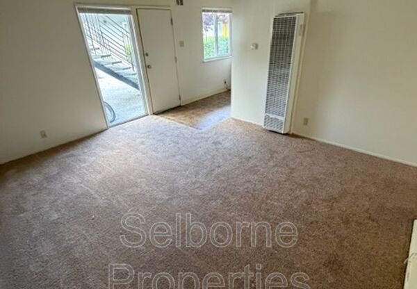 1537 8th Ave Apt E