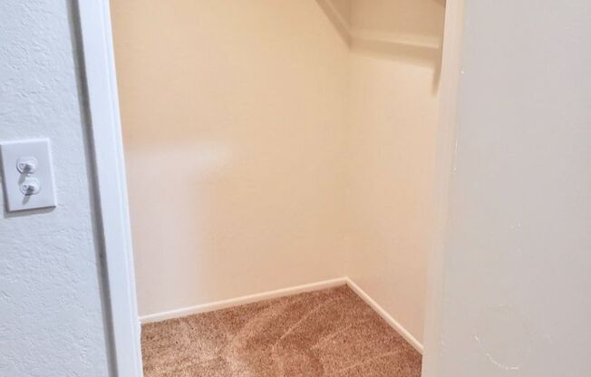 1 bed, 1 bath, 644 sqft, $2,125, Unit 75