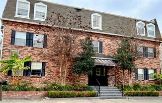 1 BD/1 BA Condo located in Vieux Carre on Government St. - Gated Community