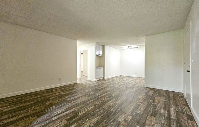 2 beds, 2 baths, 970 sqft, $2,395, Unit 087