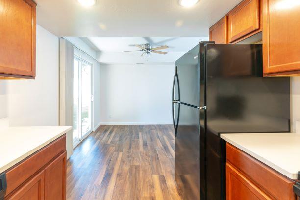 Modern Kitchen With Custom Cabinet at Devonshire Court Apartments & Townhomes, Utah