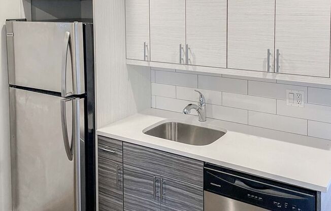 2 beds, 1 bath, 745 sqft, $2,695, Unit 3917-3