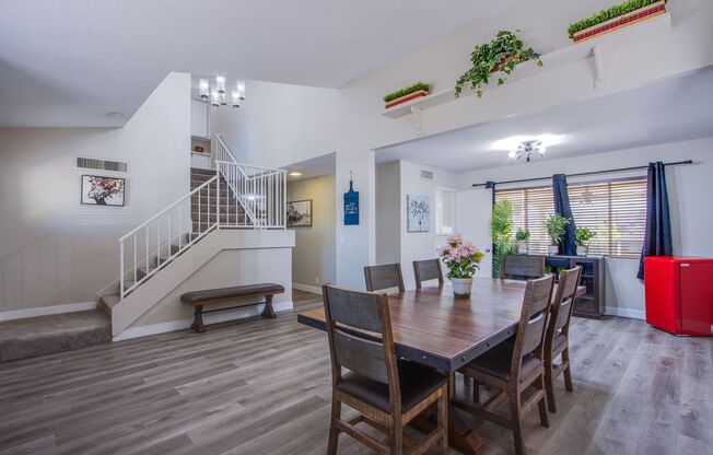 Luxury 5-Bedroom Fully Furnished Home- Ideal Location