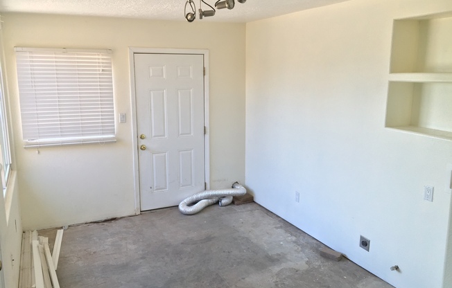 2 beds, 1 bath, $1,550