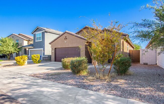 Charming 3 bedroom home in Tolleson!!