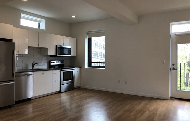 2 beds, 1.5 baths, 1,064 sqft, $3,650, Unit CH
