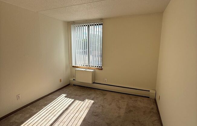 2 beds, 1.5 baths, 893 sqft, $1,395, Unit 202