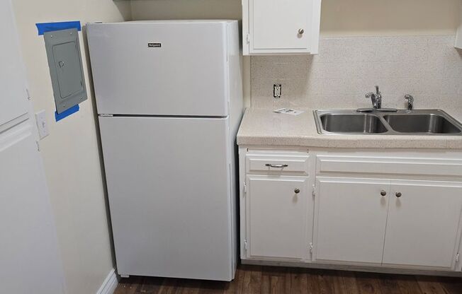 1 bed, 1 bath, 700 sqft, $1,995, Unit 13