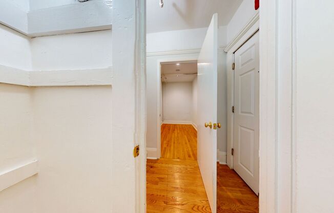 Studio, 1 bath, 373 sqft, $1,650, Unit 002