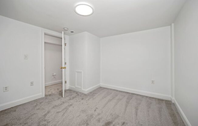 2 beds, 1 bath, $3,100