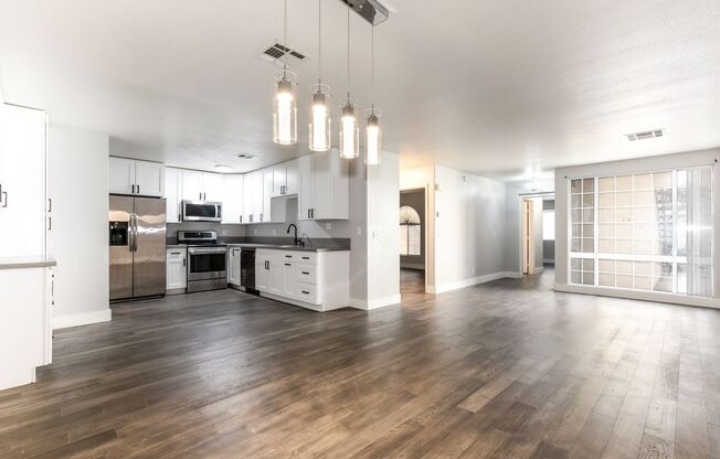 BEAUTIFUL RENOVATED FIRST LEVEL 2 BEDROOM CONDO IN GATED COMMUNITY!