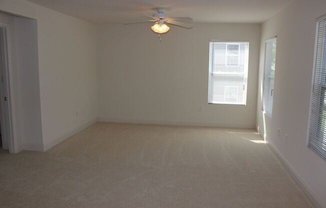 1912-A/B Tabor Village Dr.