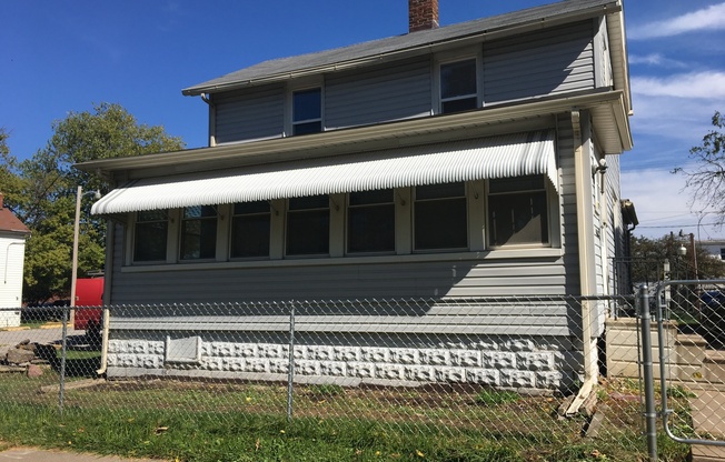 1511 Ripley Street , a large 3 bedroom with fence yard