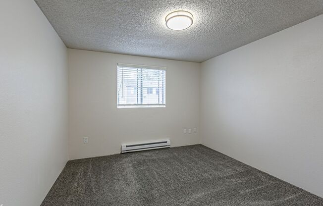 2 beds, 1 bath, 980 sqft, $1,645