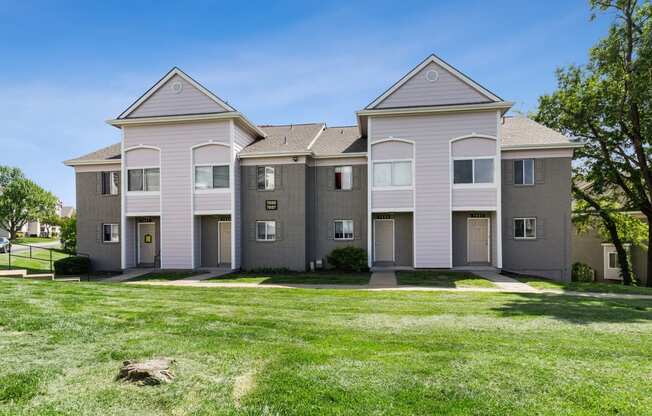 our apartments have a spacious yard and green grass at Eastwood Crossings, Kansas City, Missouri