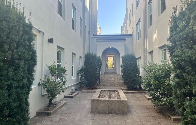 2 beds, 1 bath, $1,645, Unit 001