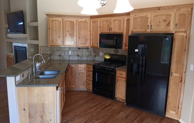 3 beds, 2 baths, $2,000