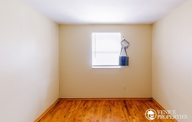 3 beds, 1 bath, $1,350, Unit 171 E 12th 5