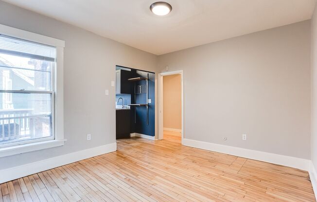 1 bed, 1 bath, 700 sqft, $1,250, Unit 6