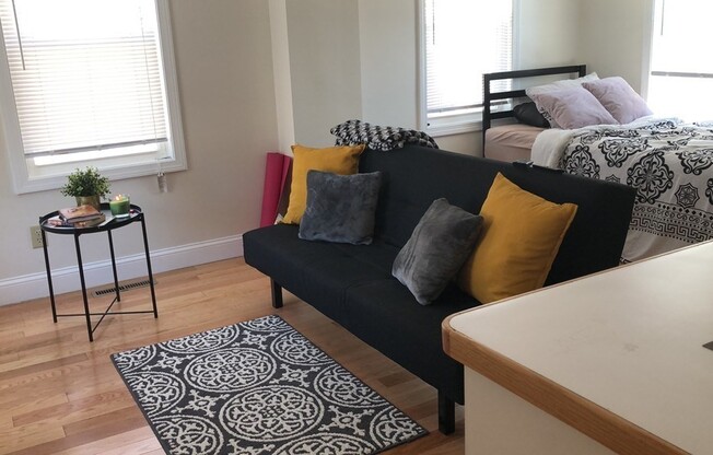 Studio, 1 bath, 400 sqft, $1,700, Unit 2