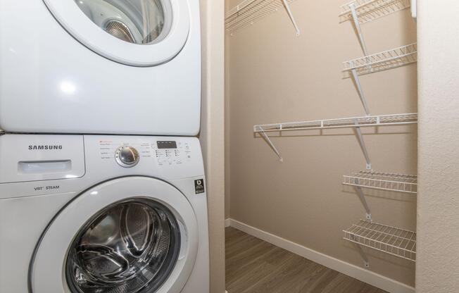 WALK-IN CLOSETS