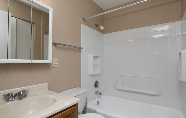 spacious bathrooms at Emerald Crossing Apartments