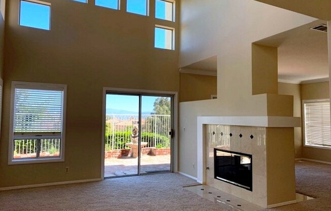 Downstairs bed + bath in gated community w/pools + spas!