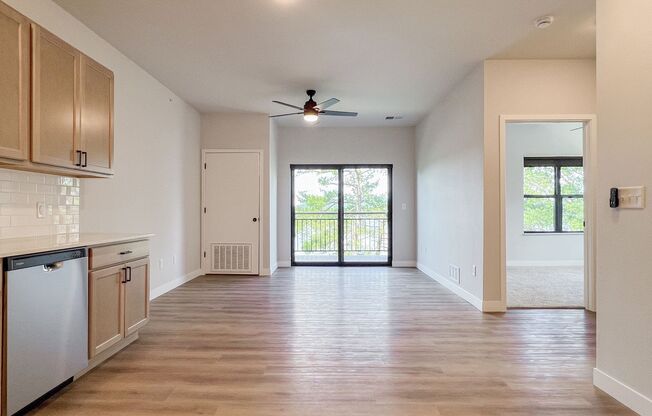 2 beds, 2 baths, 887 sqft, $2,235, Unit SC 1408-218