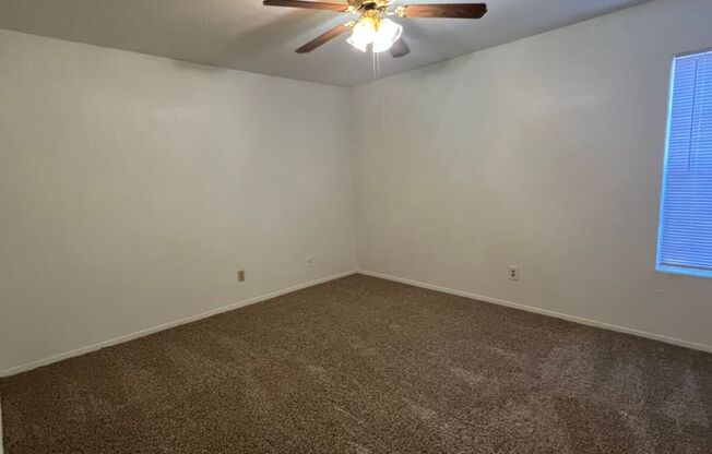 2 beds, 1 bath, 832 sqft, $1,150, Unit 506