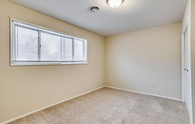 3 beds, 1 bath, $995