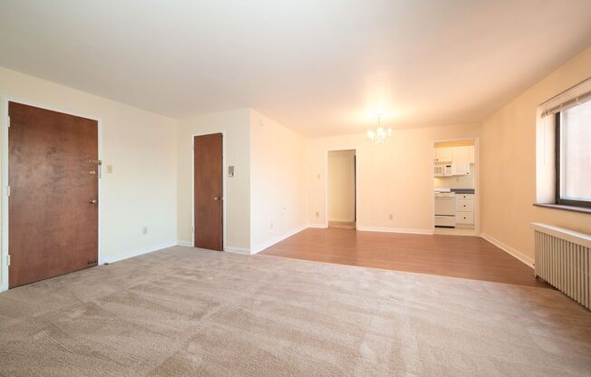 2 beds, 1 bath, 710 sqft, $1,640, Unit 02D