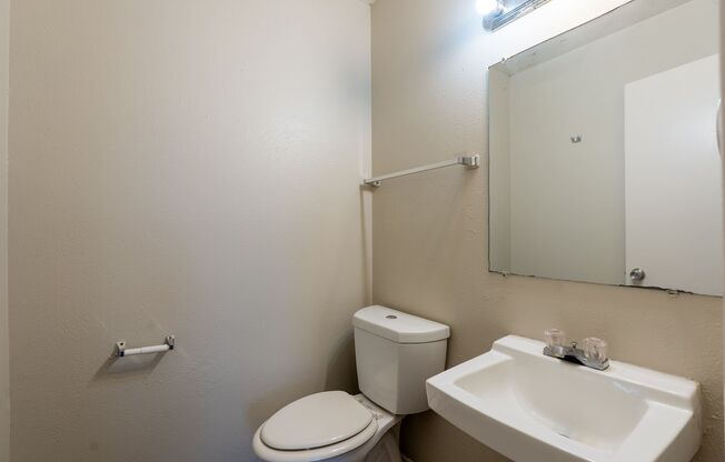 2 beds, 1 bath, 864 sqft, $1,100, Unit 412