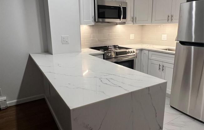 30 12 35 AVE