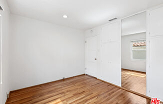 7746 BOEING AVE