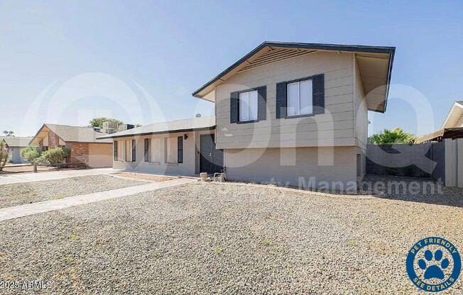 1646 E HERMOSA DR