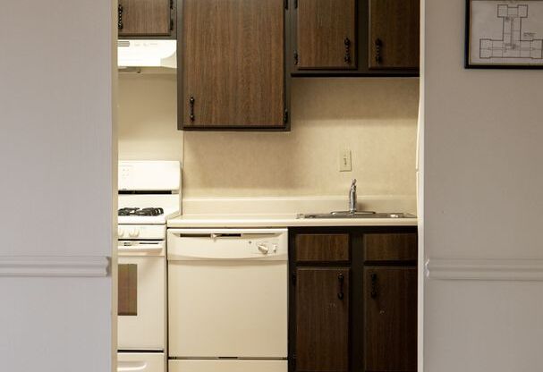 3 beds, 2 baths, 1,166 sqft, $1,550, Unit Unit 605
