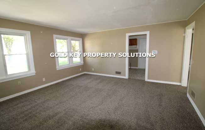 Bright and Sunny 2 BR 1 BA House in Quiet Neighborhood (SECTION 8 APPROVED)