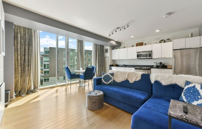 1 bed, 1 bath, 702 sqft, $3,200, Unit 524