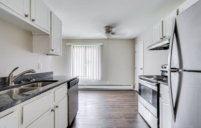 Camelot Court Apartments (Calumet Terrace)