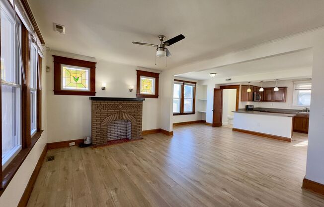 Fantastic 3-Bedroom Overlea Home with Open-Floor Plan!