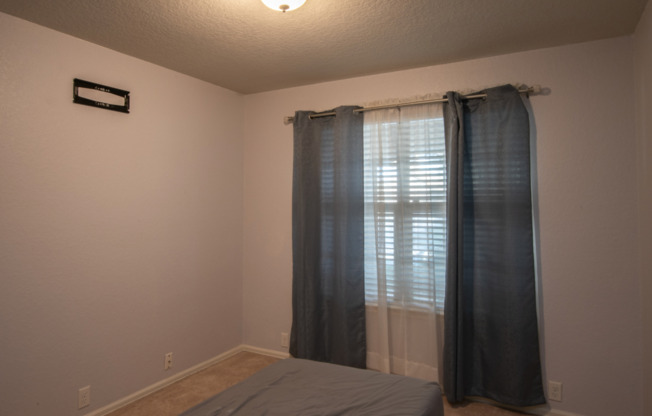 3 beds, 2 baths, $1,725