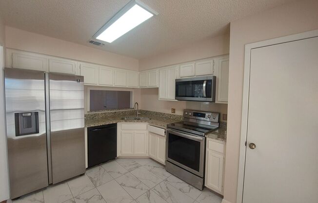 Thousand Oaks 3 Bedroom Condo with YMCA next door!