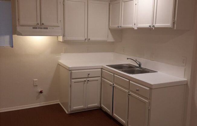 1 bed, 1 bath, $2,096, Unit 119