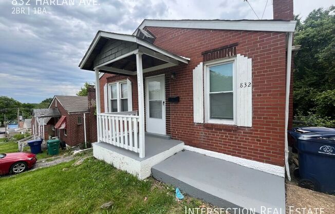 832 HARLAN AVE