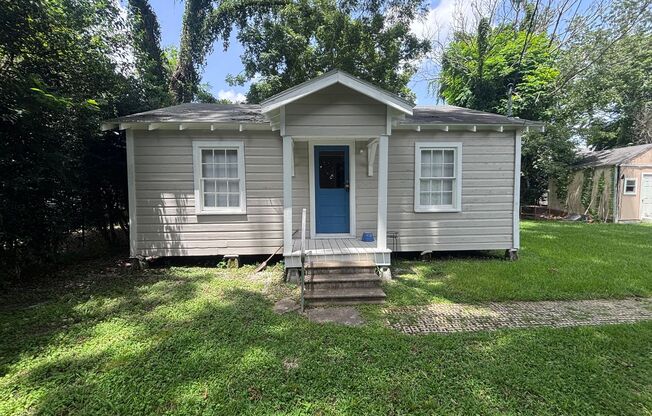 NEW ON MARKET!  WALKING DISTANCE TO UL