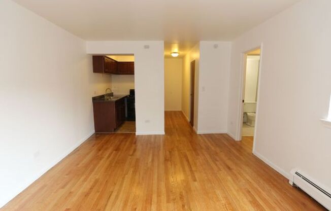 1 bed, 1 bath, $1,350, Unit 421